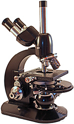 Trinocular research microscope