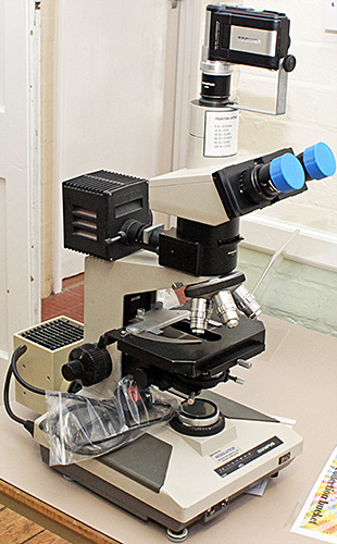 Trinocular Olympus BHSM metallurgical microscope