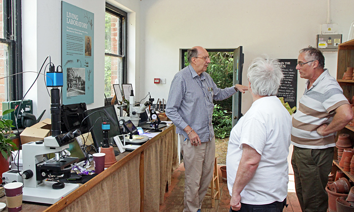 Garden laboratory